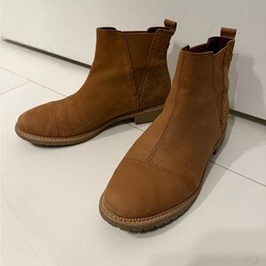 Toms Brown and Cheetah Print Chelsea Boot - Like new